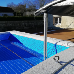 Entretien de Piscine : Guide Pratique pour un Bassin Toujours Propre Persan